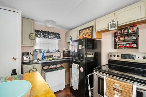 719 Forest Park Middletown RI 02842