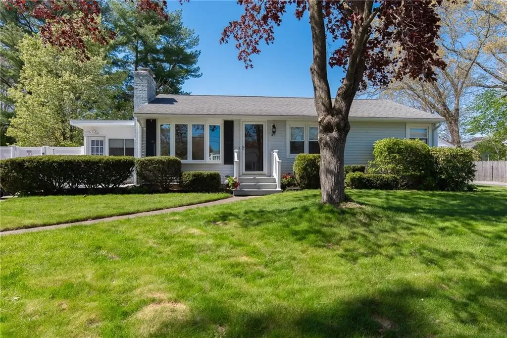 47 Amsterdam Avenue Warwick RI 02889
