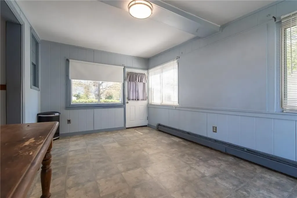 47 Amsterdam Avenue Warwick RI 02889