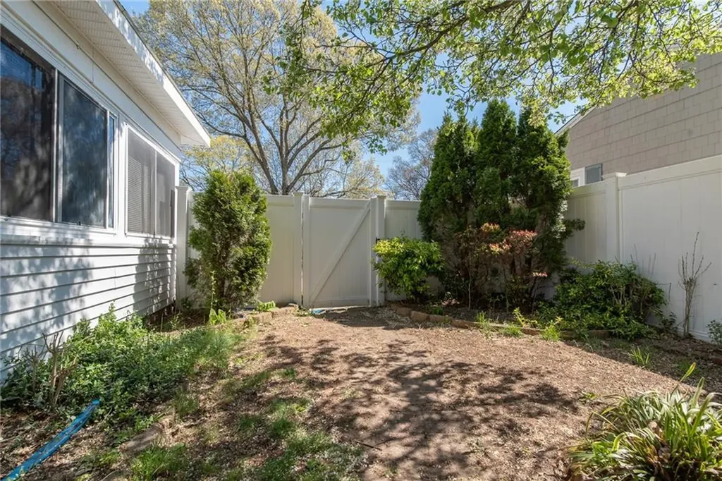 47 Amsterdam Avenue Warwick RI 02889