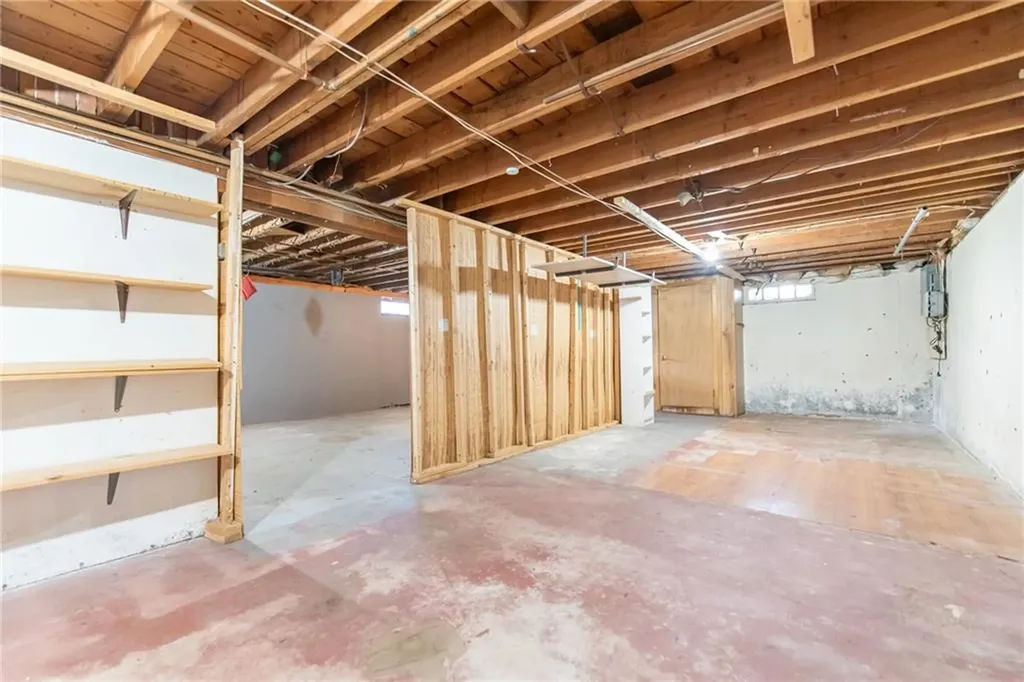 47 Amsterdam Avenue Warwick RI 02889