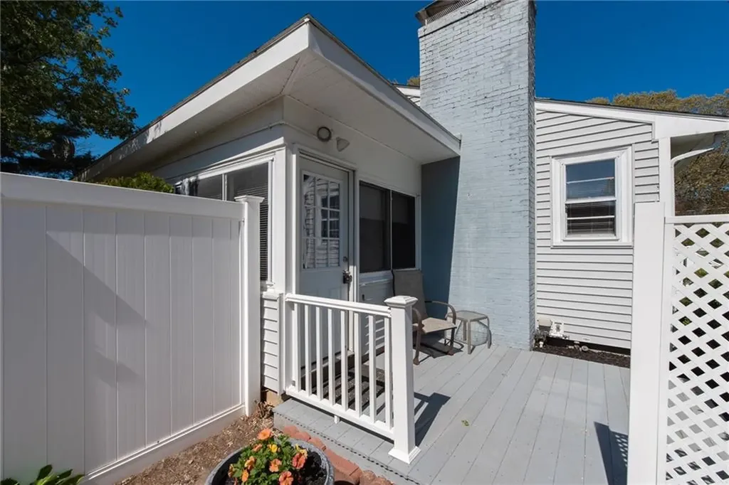 47 Amsterdam Avenue Warwick RI 02889