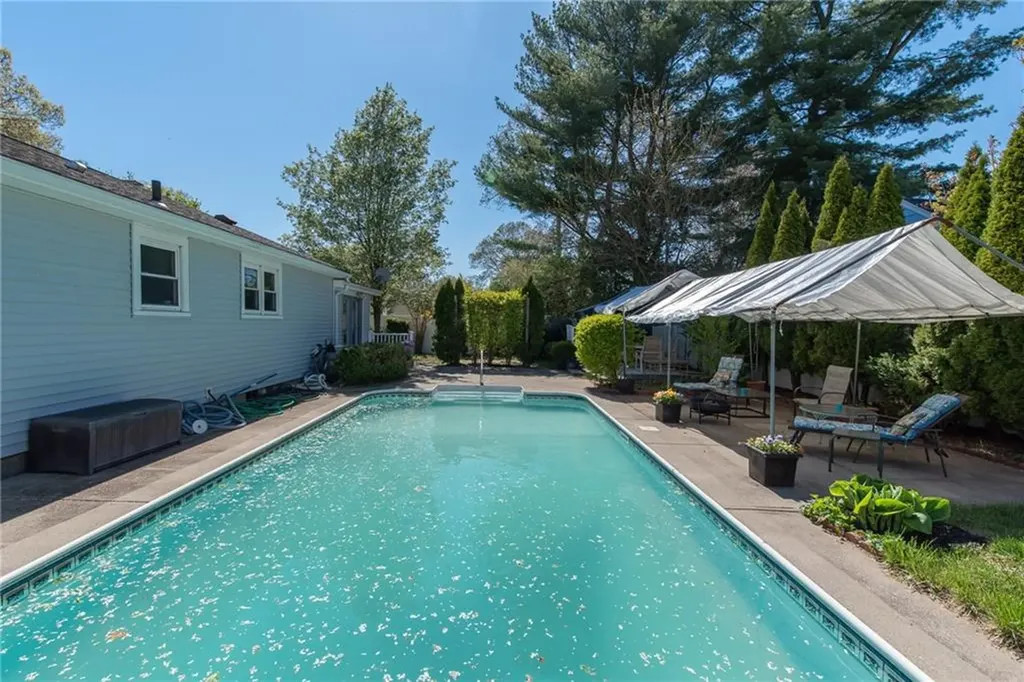 47 Amsterdam Avenue Warwick RI 02889