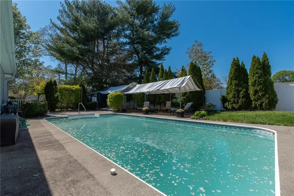 47 Amsterdam Avenue Warwick RI 02889