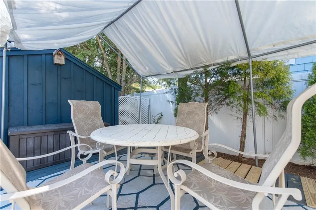 47 Amsterdam Avenue Warwick RI 02889