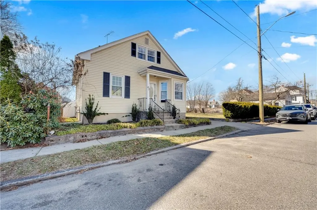 42 Victoria Avenue Cranston RI 02920