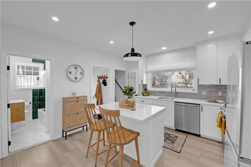 42 Victoria Avenue Cranston RI 02920