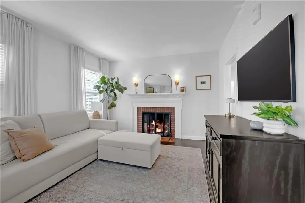 42 Victoria Avenue Cranston RI 02920