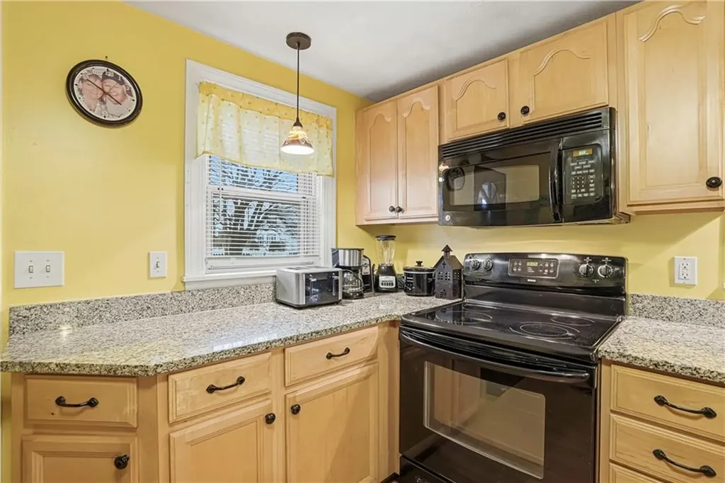 26 Pembroke Avenue Pawtucket RI 02860