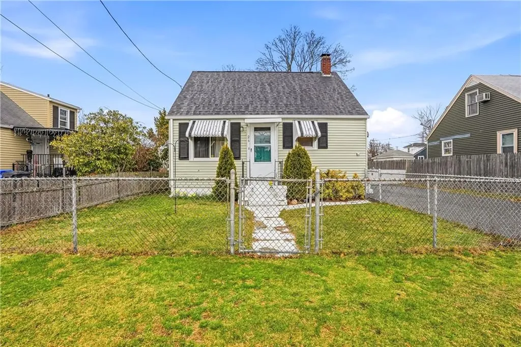 26 Pembroke Avenue Pawtucket RI 02860