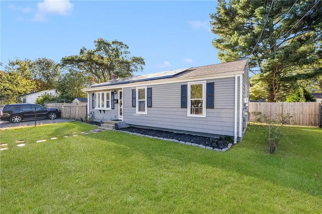 74 Stephens Avenue Warwick RI 02886
