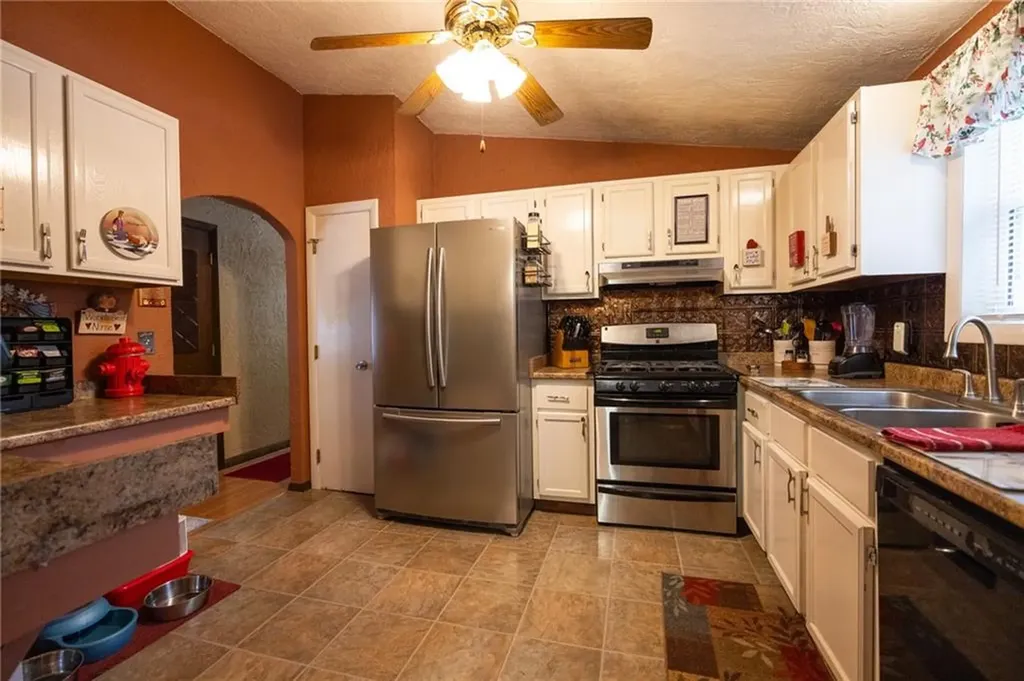 9 Finne Road Johnston RI 02919
