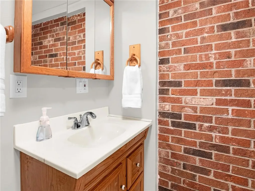 26 Anthony Street Warwick RI 02886