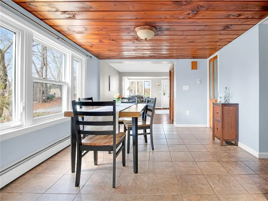 26 Anthony Street Warwick RI 02886