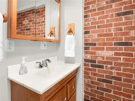 26 Anthony Street Warwick RI 02886