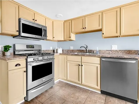 26 Anthony Street Warwick RI 02886