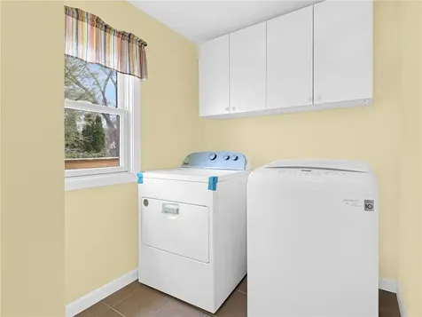 26 Anthony Street Warwick RI 02886