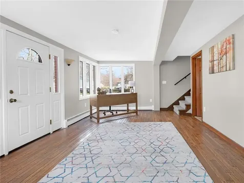 26 Anthony Street Warwick RI 02886