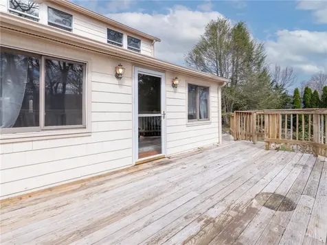 26 Anthony Street Warwick RI 02886