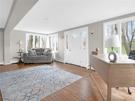 26 Anthony Street Warwick RI 02886