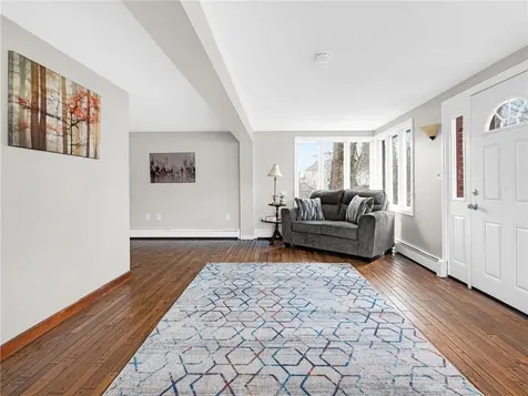 26 Anthony Street Warwick RI 02886