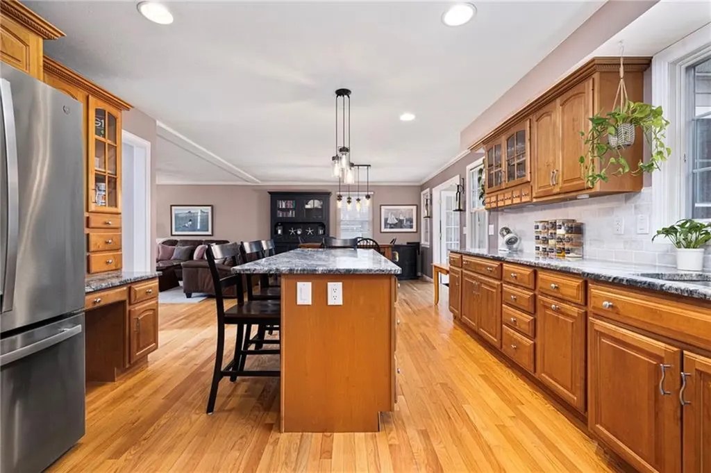 33 Old Meadow Lane Cumberland RI 02864