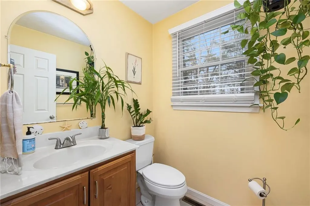 33 Old Meadow Lane Cumberland RI 02864
