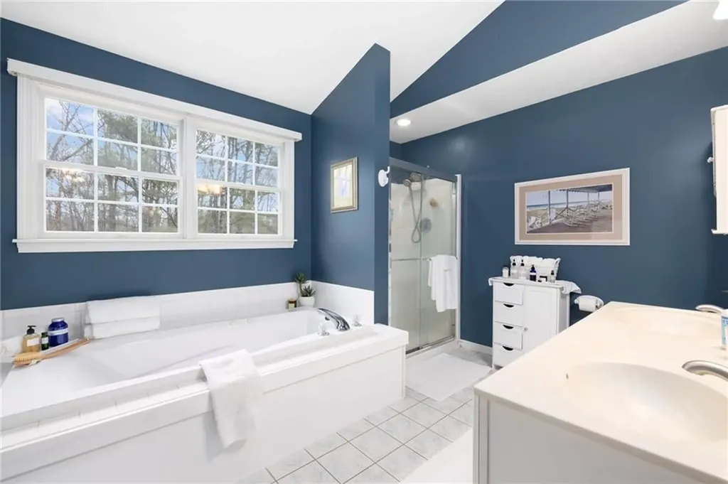 33 Old Meadow Lane Cumberland RI 02864
