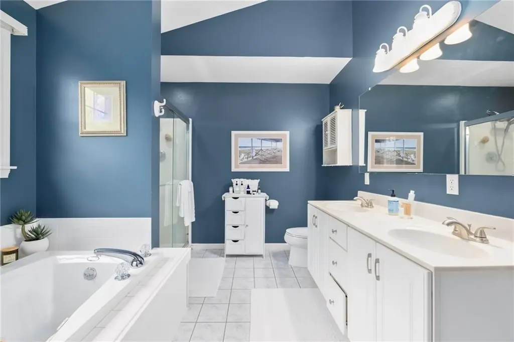 33 Old Meadow Lane Cumberland RI 02864