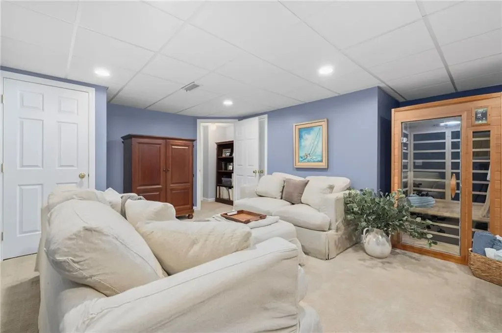 33 Old Meadow Lane Cumberland RI 02864
