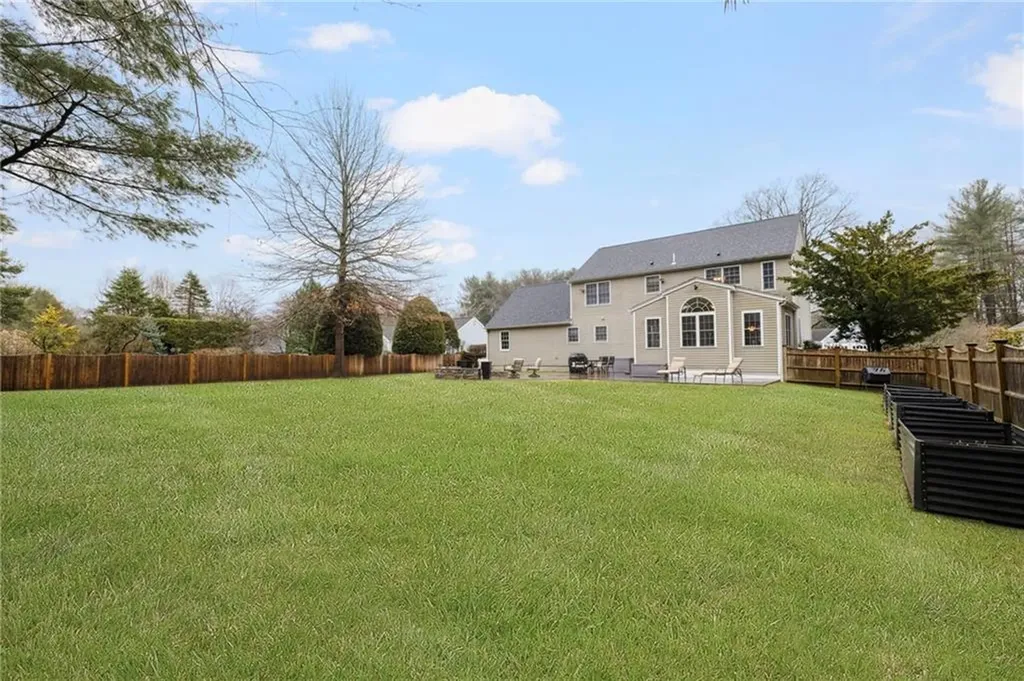33 Old Meadow Lane Cumberland RI 02864
