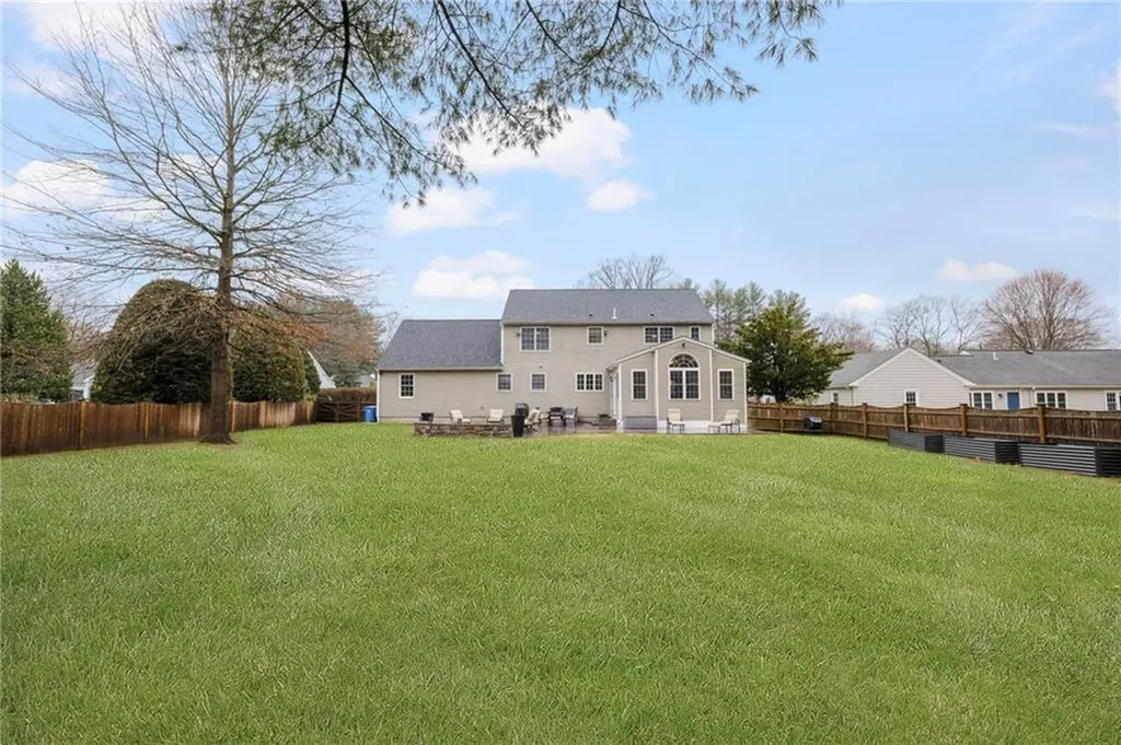 33 Old Meadow Lane Cumberland RI 02864