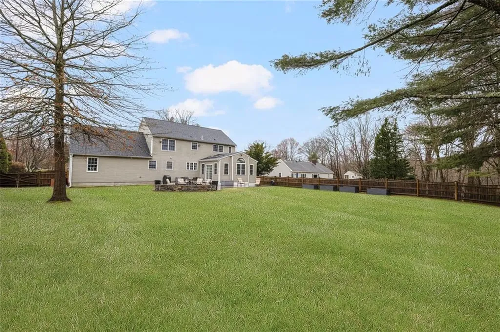33 Old Meadow Lane Cumberland RI 02864