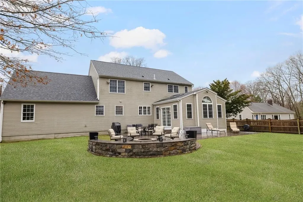 33 Old Meadow Lane Cumberland RI 02864