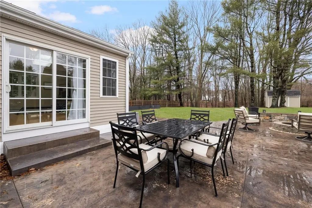 33 Old Meadow Lane Cumberland RI 02864