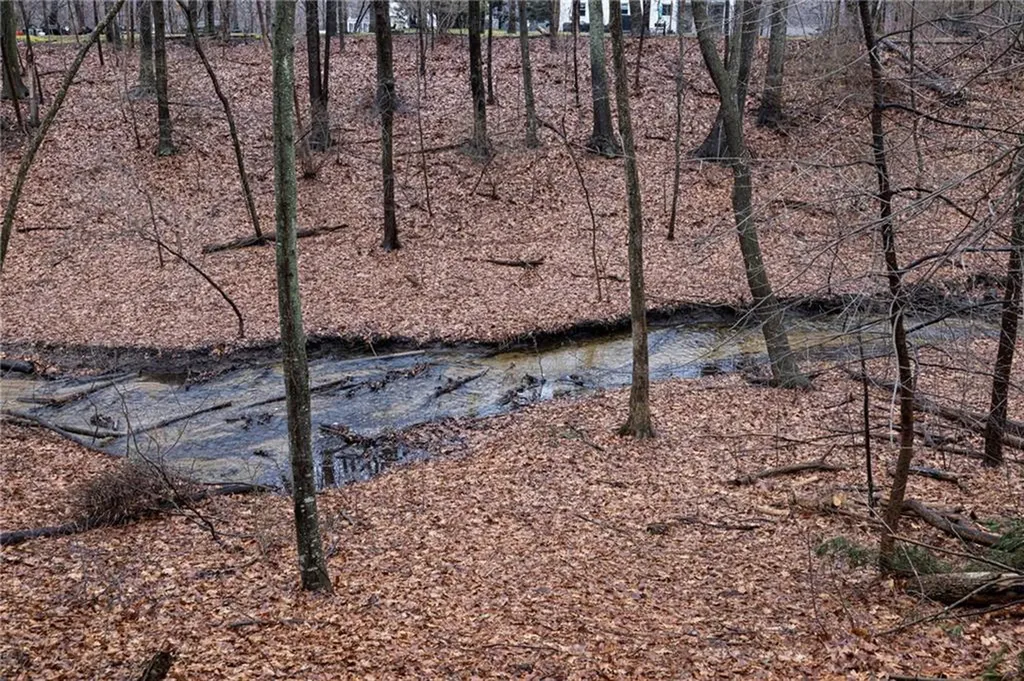 33 Old Meadow Lane Cumberland RI 02864