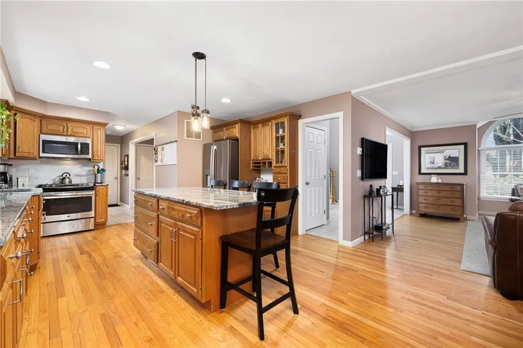 33 Old Meadow Lane Cumberland RI 02864