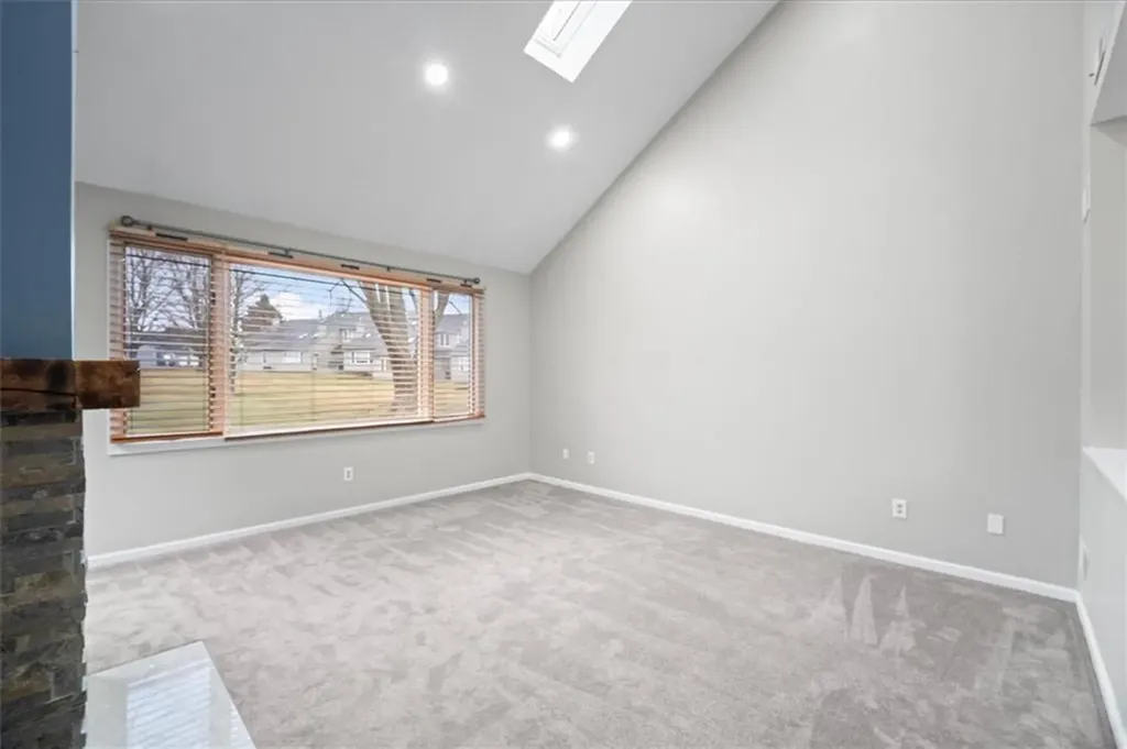 75 Valley Green Court North Providence RI 02904