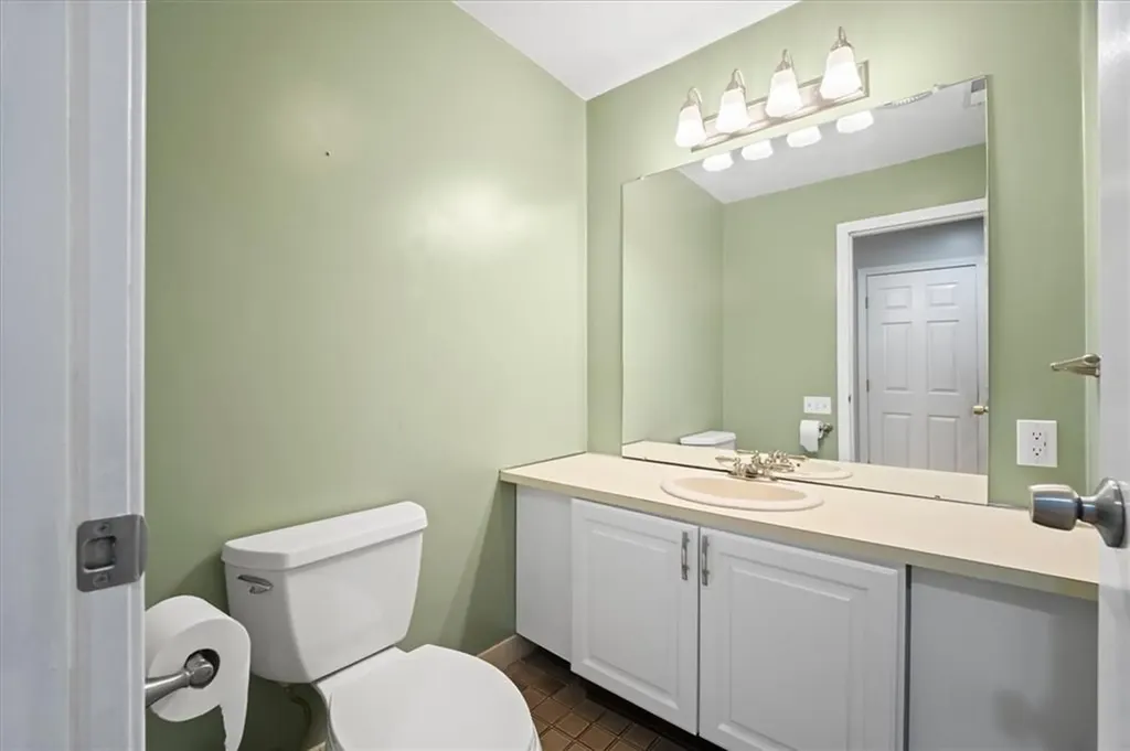 75 Valley Green Court North Providence RI 02904