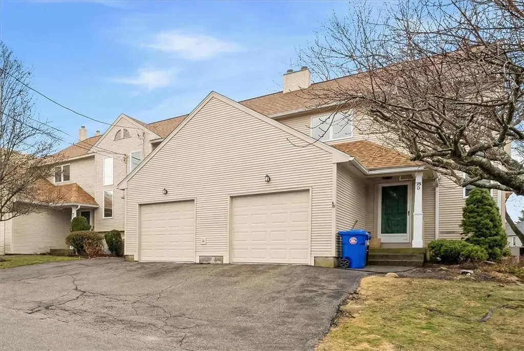 75 Valley Green Court North Providence RI 02904