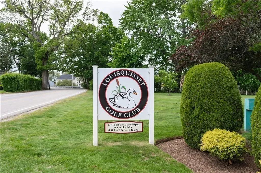 75 Valley Green Court North Providence RI 02904