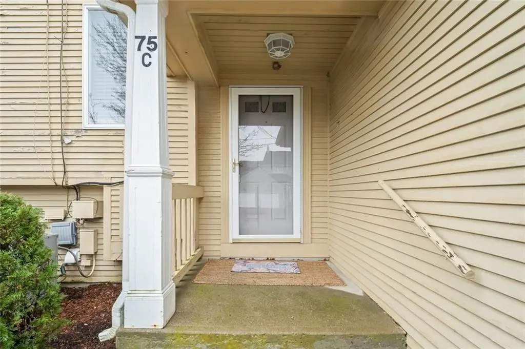 75 Valley Green Court North Providence RI 02904