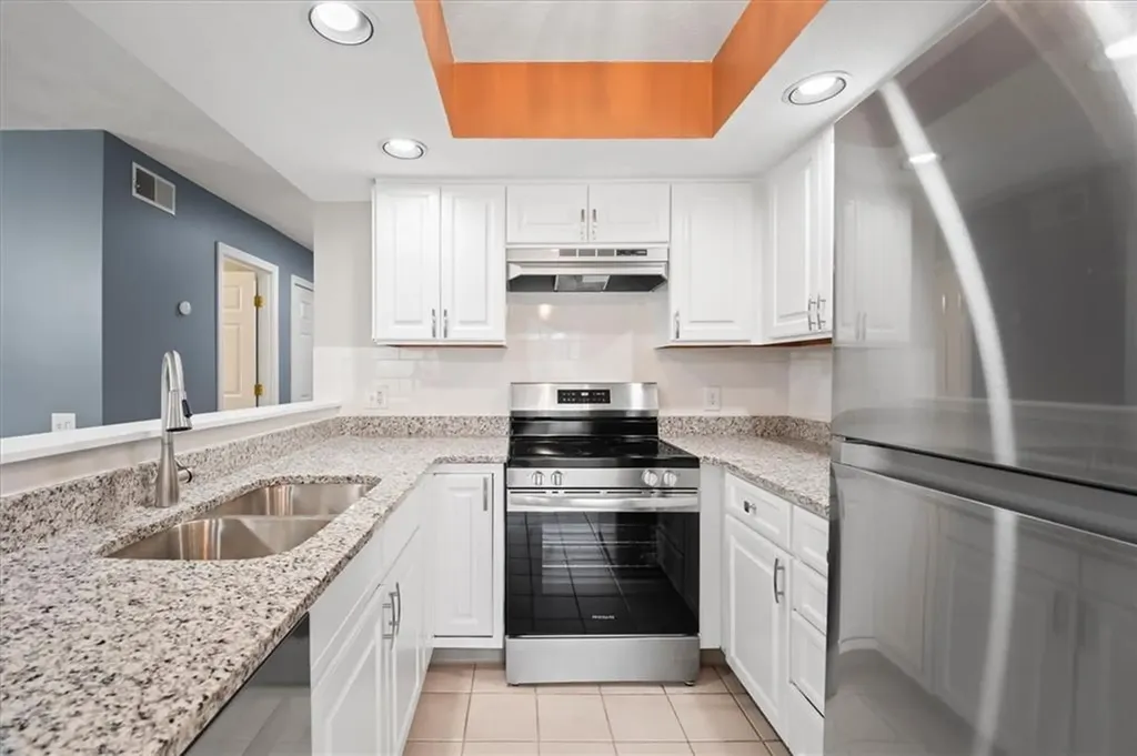 75 Valley Green Court North Providence RI 02904