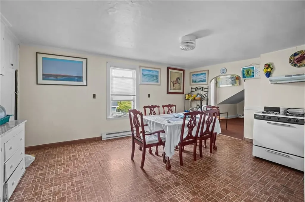 54 Jefferson Avenue Pawtucket RI 02860