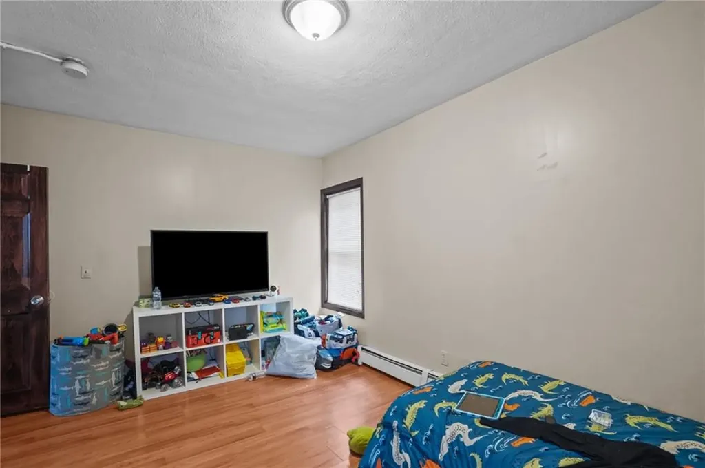 54 Jefferson Avenue Pawtucket RI 02860