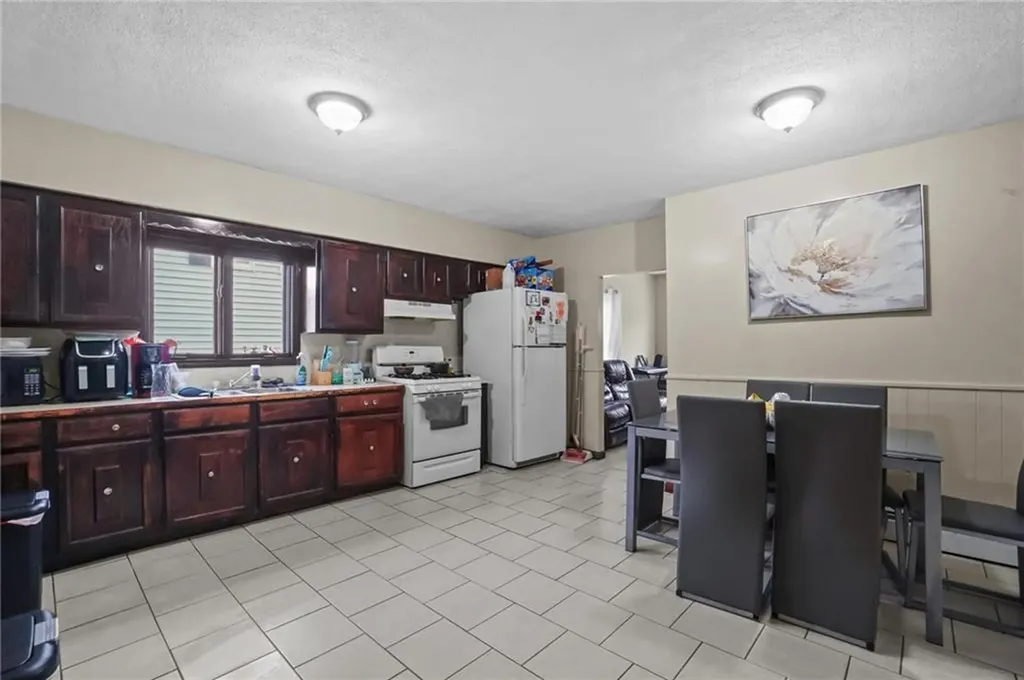 54 Jefferson Avenue Pawtucket RI 02860