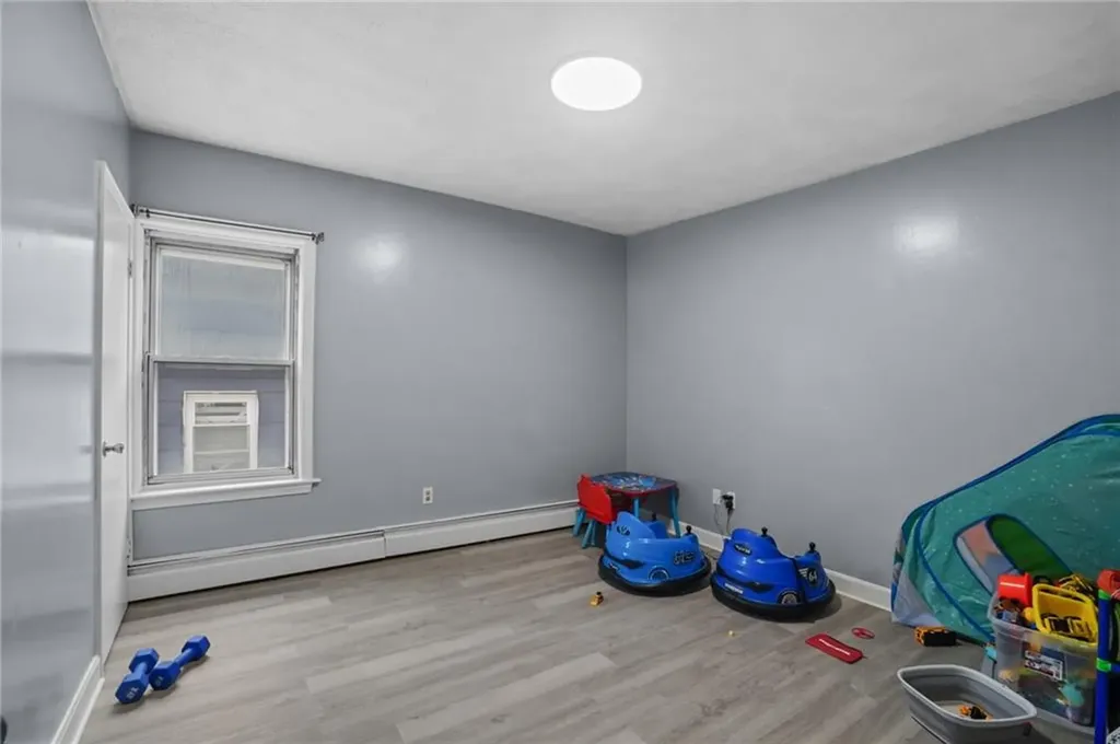 54 Jefferson Avenue Pawtucket RI 02860