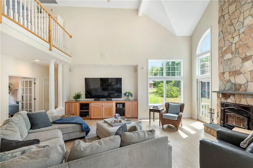 180 Cottontail Drive Portsmouth RI 02871