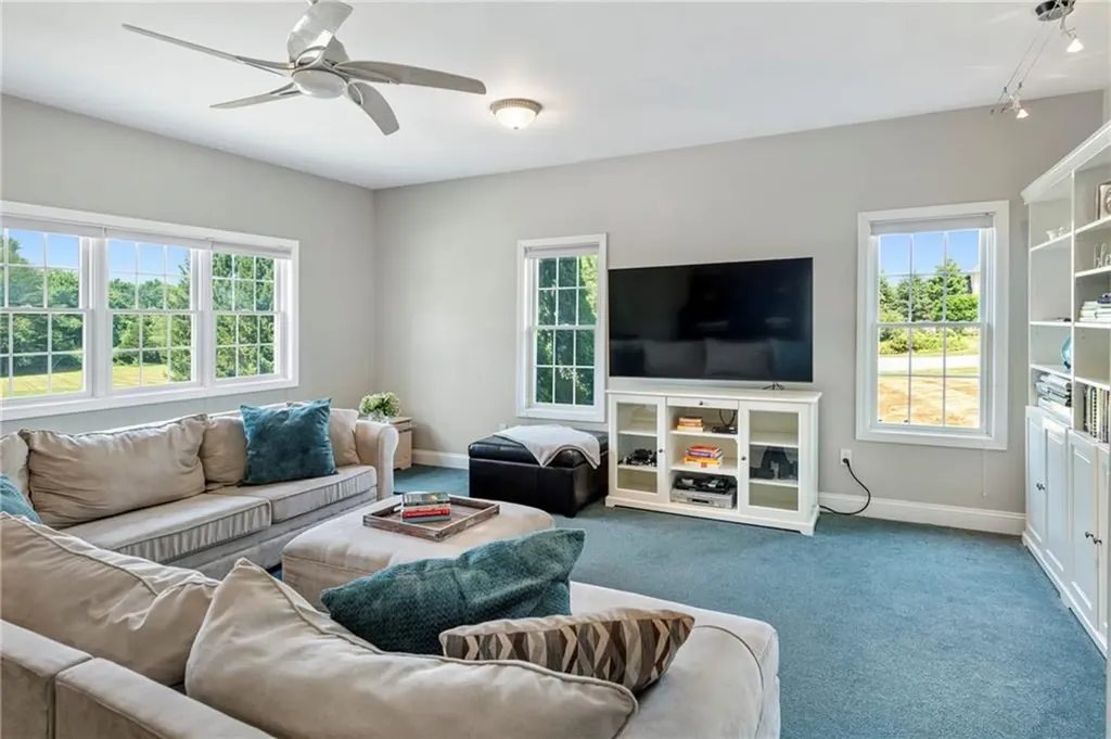 180 Cottontail Drive Portsmouth RI 02871