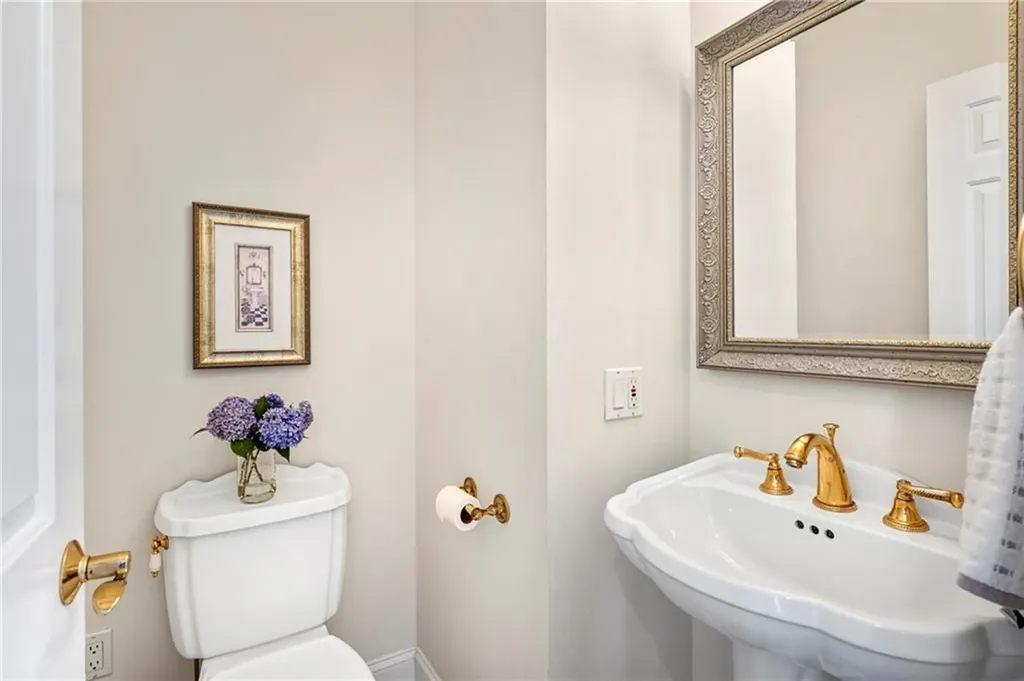 180 Cottontail Drive Portsmouth RI 02871